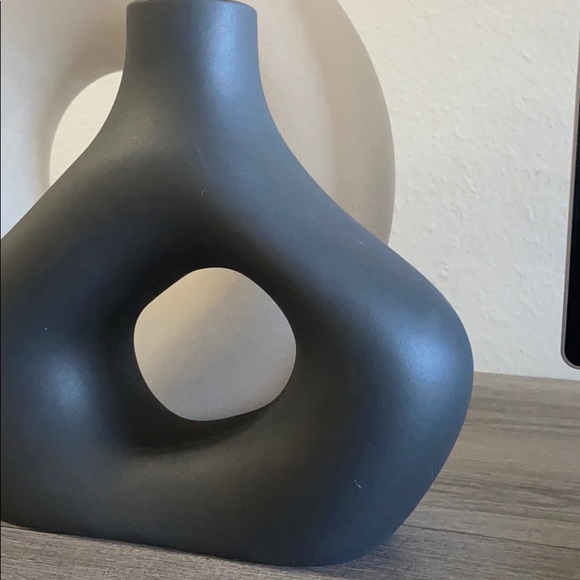 H&M Accents Hm Black Donut Vase Poshmark